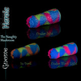 Heroic Gnome masturbateur fantasy en rose fluorescent, blue et green silicone shown sous lumière normale, lumière noire et dans l’obscurité
