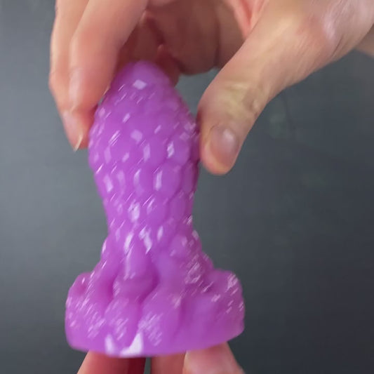 Very hard Herculean Fantasy Dragoness Eggs